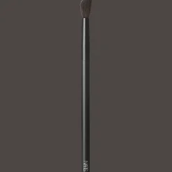 #10 Radiant Creamy Concealar Brush